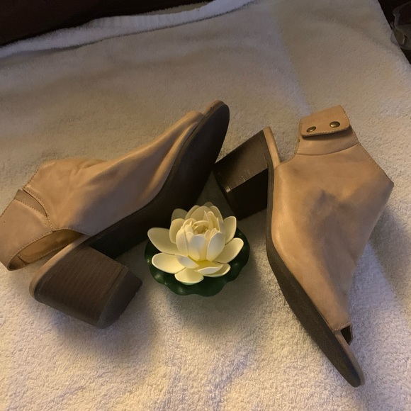 Madden Girl Sandals - Picture 8 of 8